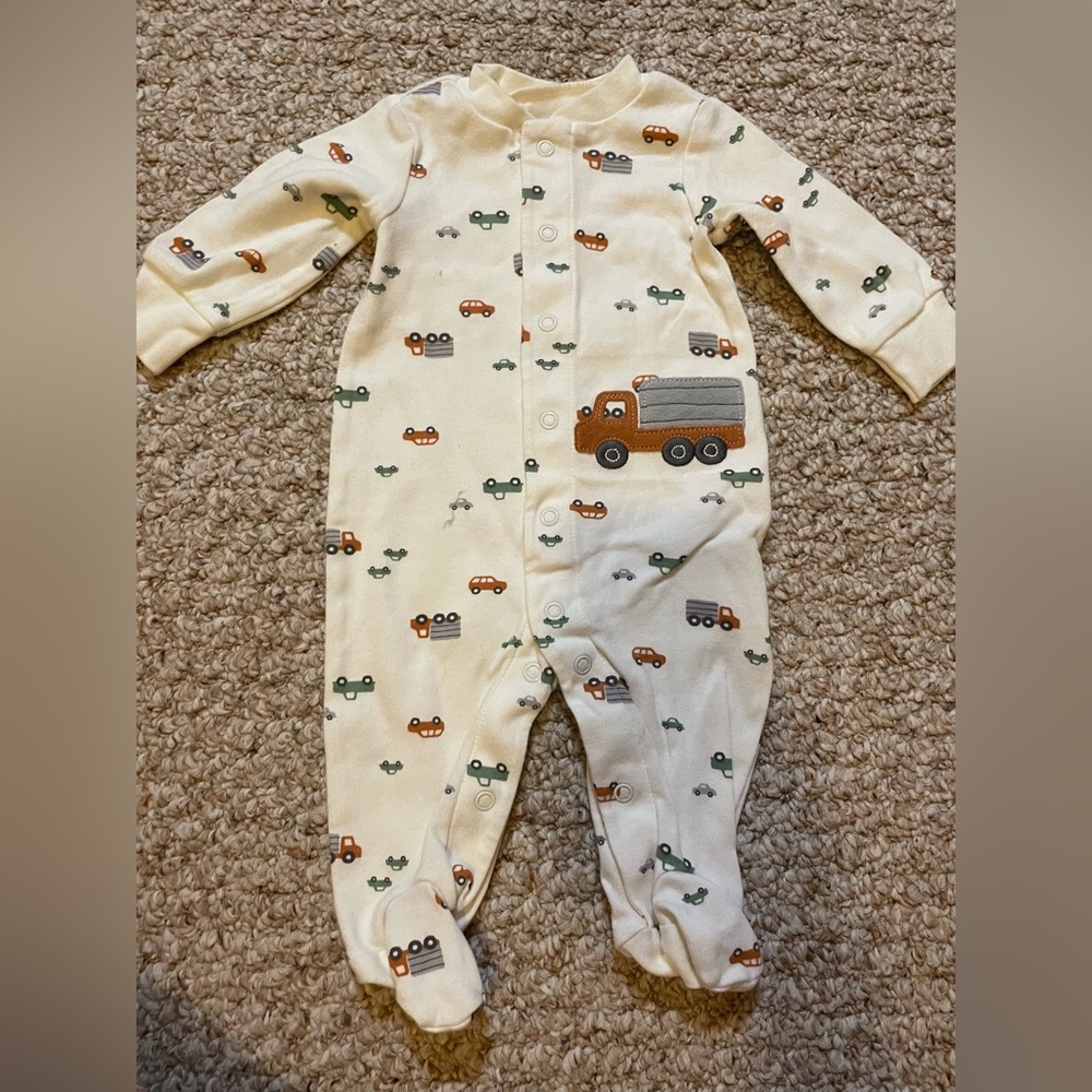 Carters 0-3m pajamas
